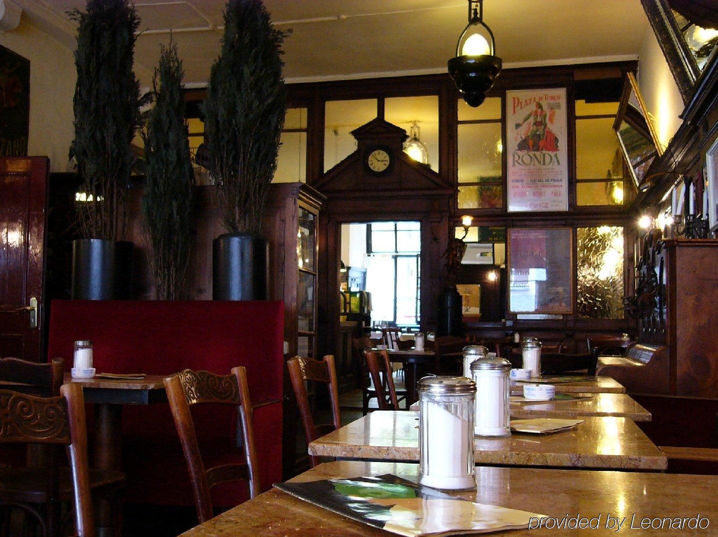 רגנסבורג Hotel Orphee - Grosses Haus מסעדה תמונה