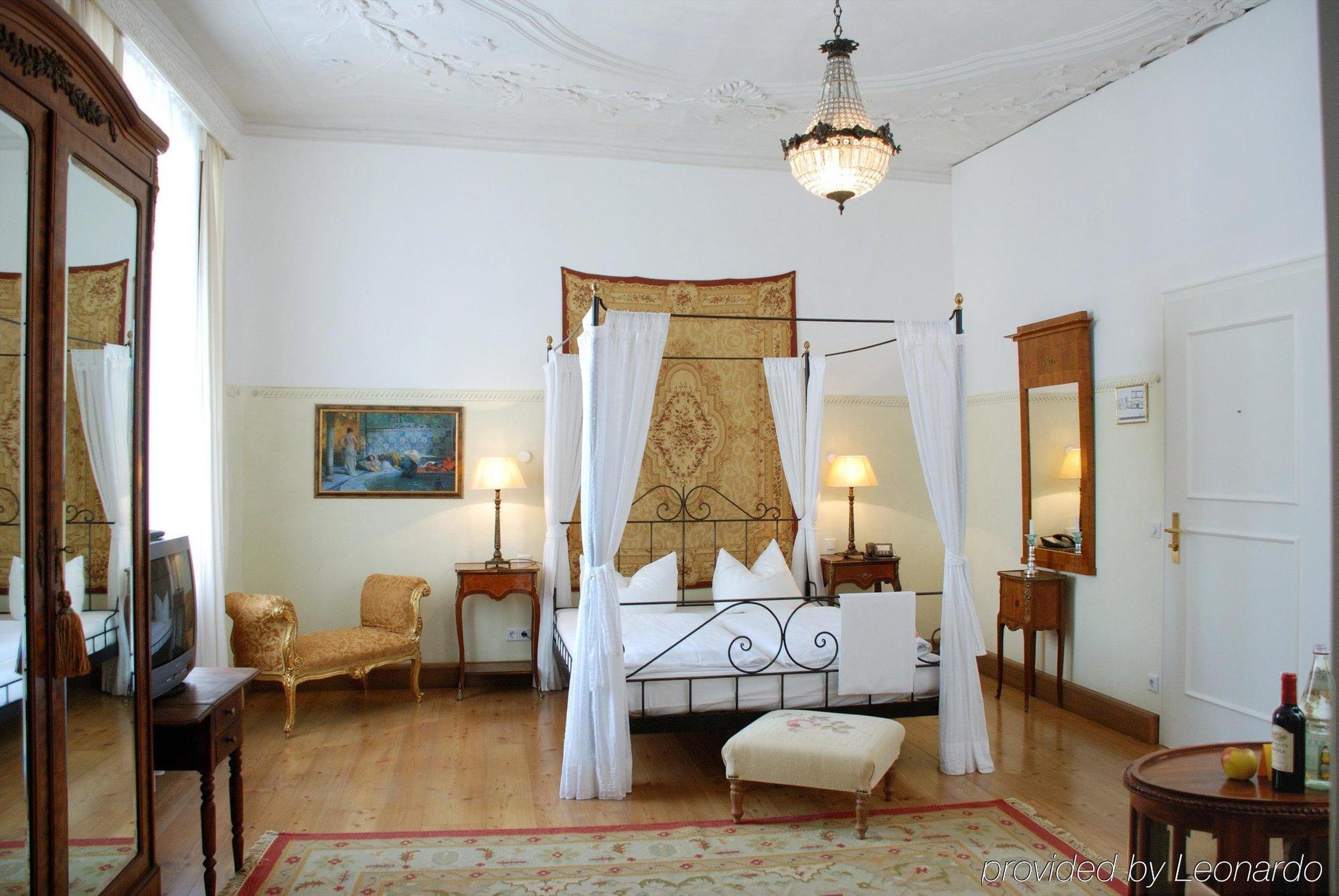 רגנסבורג Hotel Orphee - Grosses Haus חדר תמונה