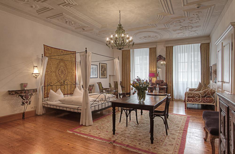 רגנסבורג Hotel Orphee - Grosses Haus מראה חיצוני תמונה