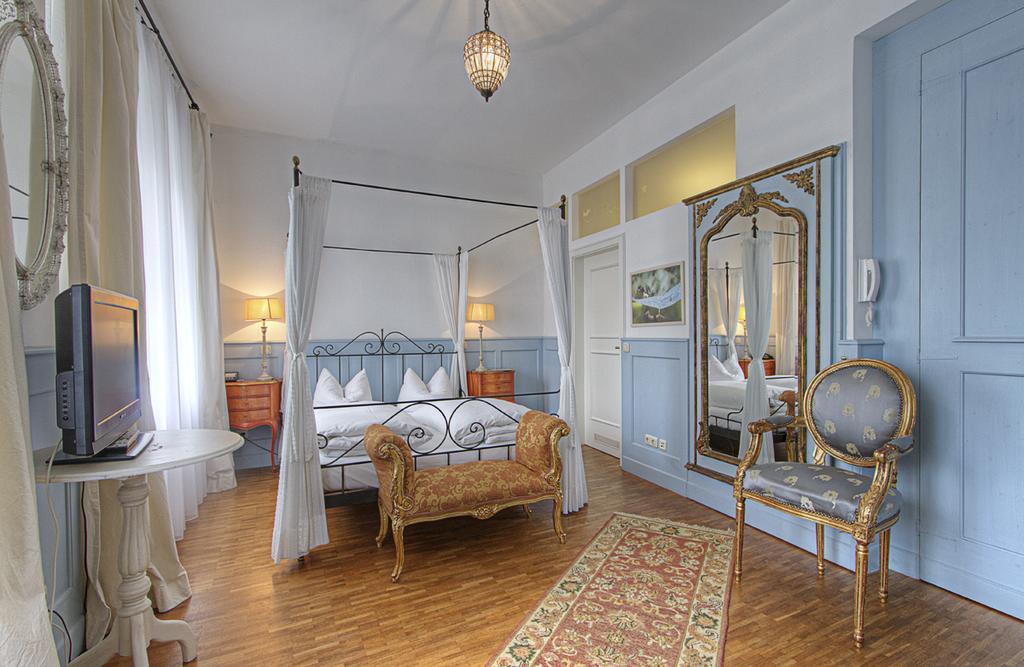רגנסבורג Hotel Orphee - Grosses Haus מראה חיצוני תמונה