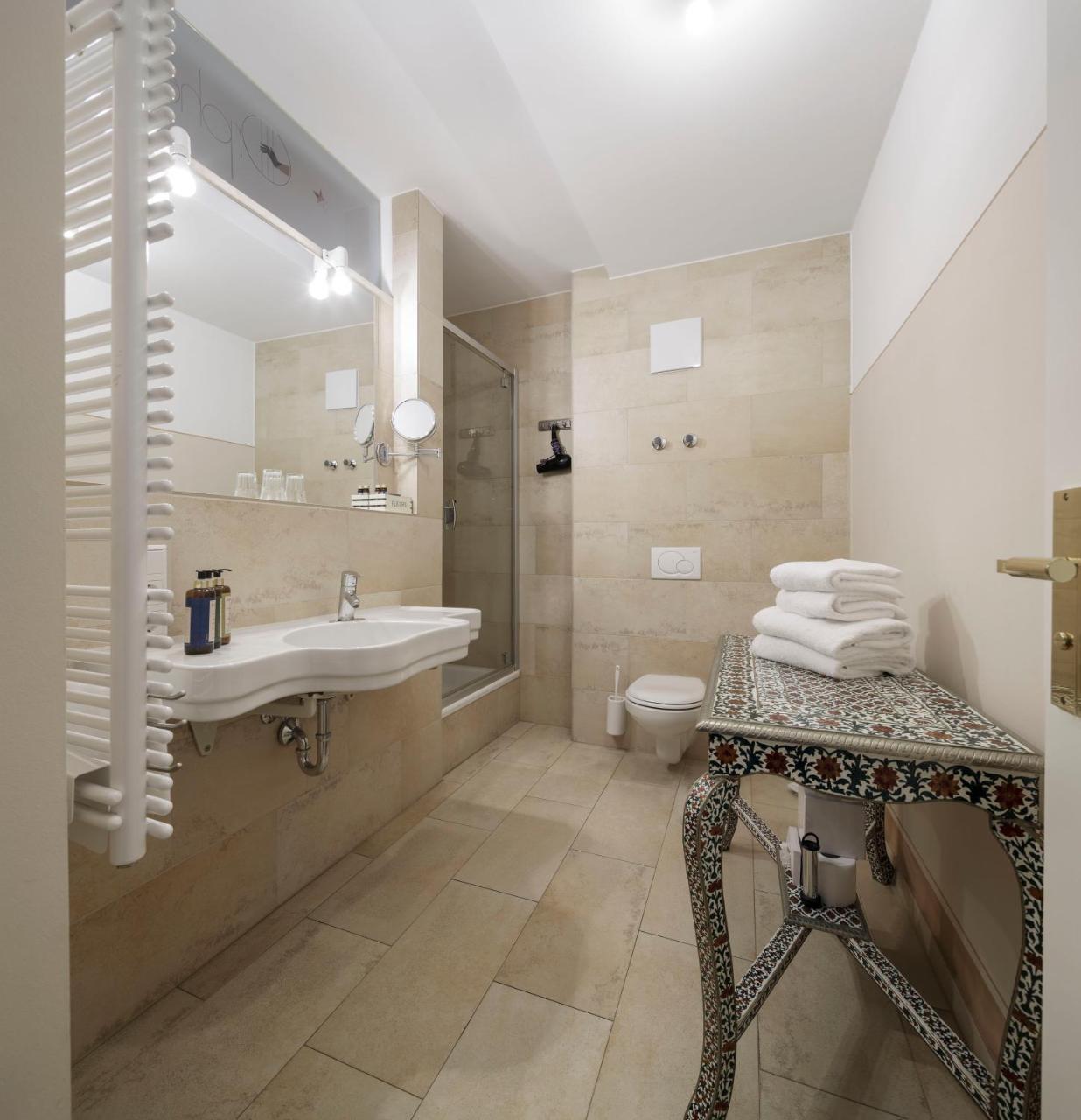 רגנסבורג Hotel Orphee - Grosses Haus מראה חיצוני תמונה